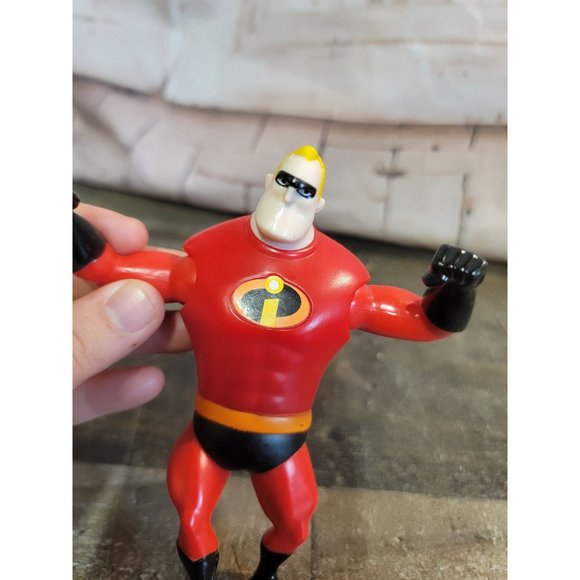 McDonald's superhero Mr Incredible Pixar Disney toy - Picture 2 of 5